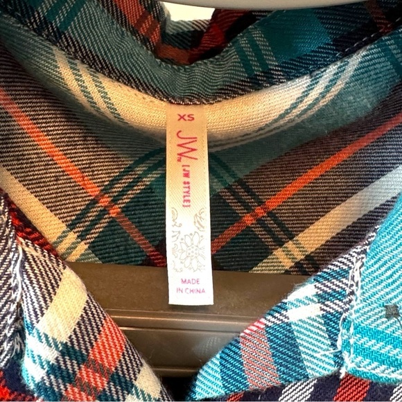 JW Style Size XS Turquoise & Red Plaid Silky Soft Long Sleeve Button Down Shirt - Picture 3 of 3